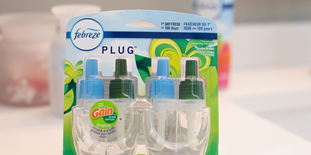 Febreze Scented Oil Refills 2-Pack Just $4.49 At Publix (Regular Price $9.49)